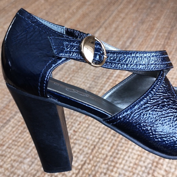 Bos & Co strappy heels - Picture 5 of 13